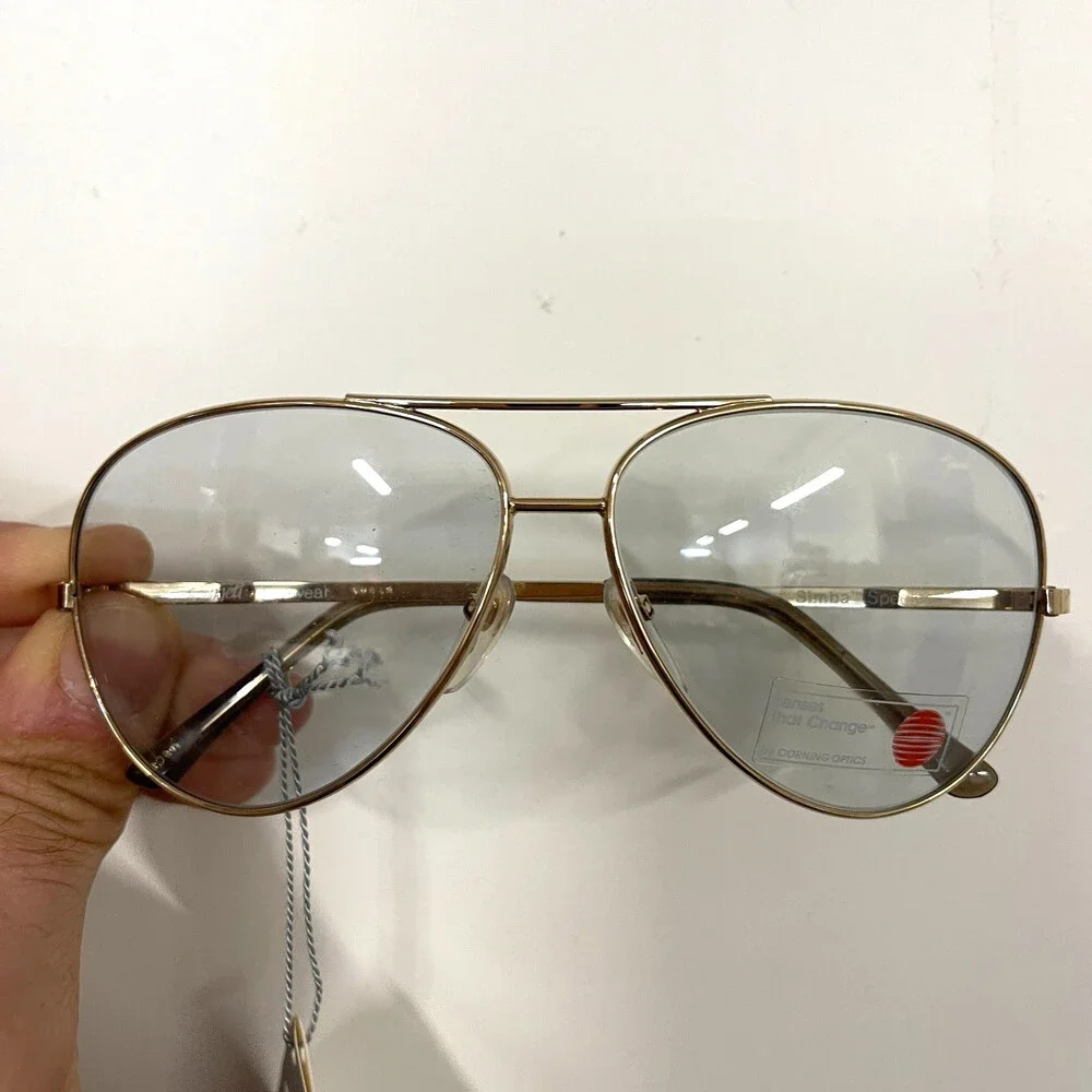 Vintage Serengeti Sunglasses 3038M Mens Gold Aviators with Gray Photochromic